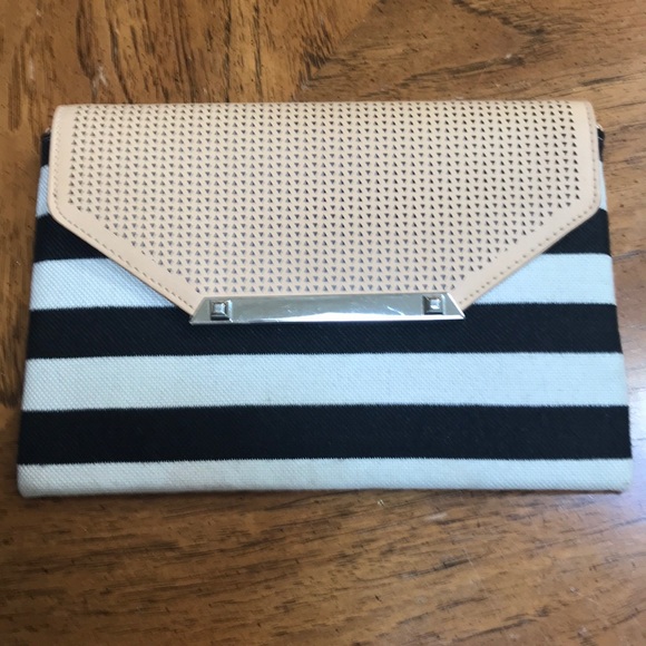 Stella & Dot Handbags - Stella & Dot City Slim Clutch